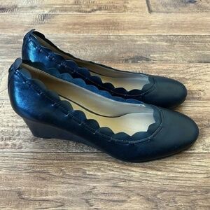Jack Rogers Thea Black Leather Scallop Trim Wedge Heels Size 6.5